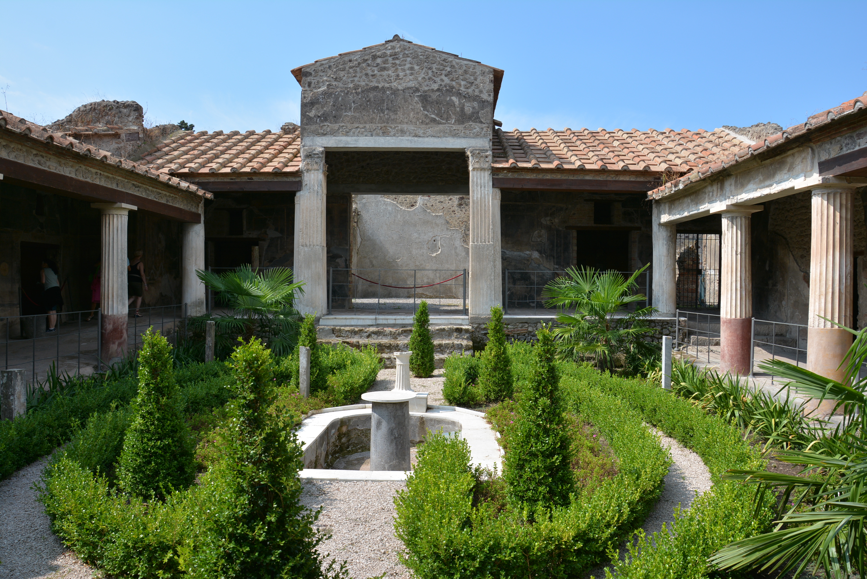 Amorini Dorati māja  - Via Dei Vesuvio | Secret World Trip Planner