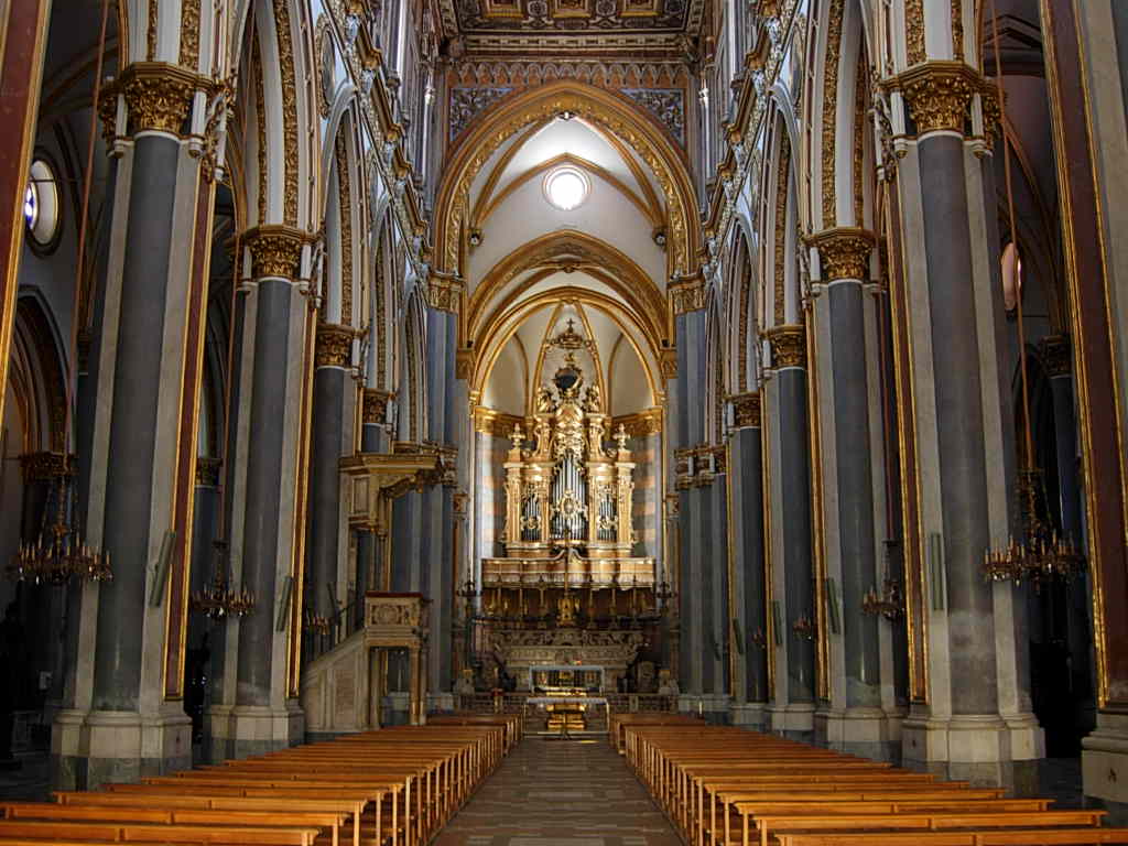 Église de San Domenico Maggiore - Napoli | Secret World Trip Planner