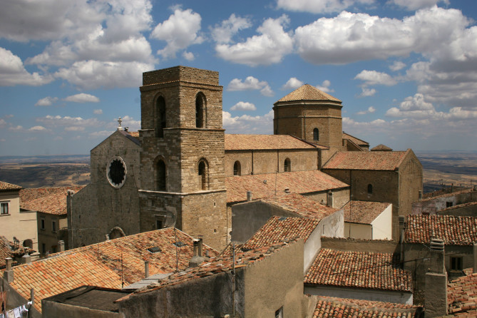Santa Maria Assunta katedrala eta San Canio apezpikua - Acerenza | Secret World Trip Planner