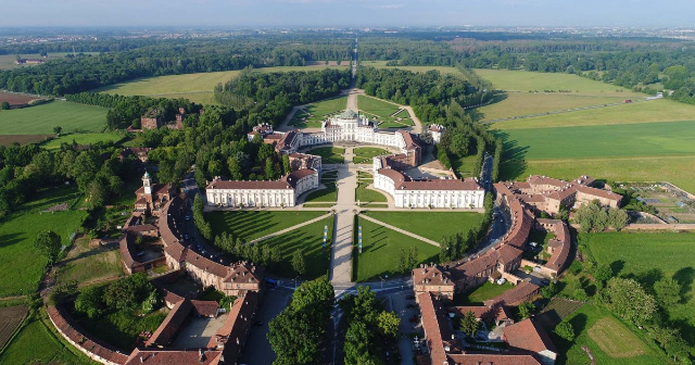 Palazzina di Caccia di Stupinigi、 - Stupinigi, Nichelino | Secret World Trip Planner