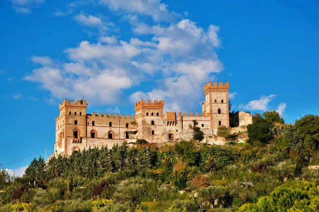 Hrad Battipaglia - Battipaglia | Secret World Trip Planner