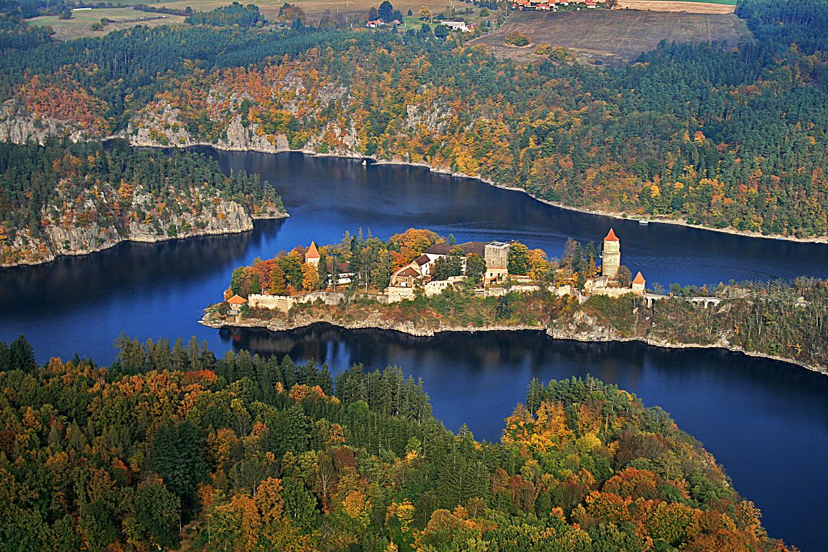 CHATEAU DE BELL - Zvíkovské Podhradí | Secret World Trip Planner