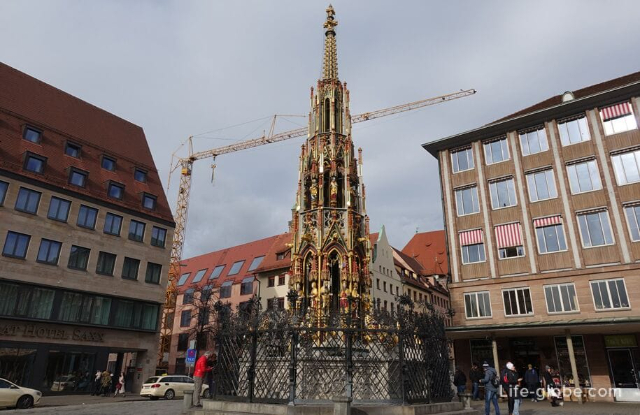 Beautiful Fountain (Schöner Brunnen) - Nürnberg | Secret World Trip Planner