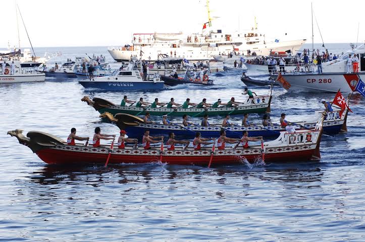Régate des Anciennes Républiques Maritimes - Amalfi | Secret World Trip Planner