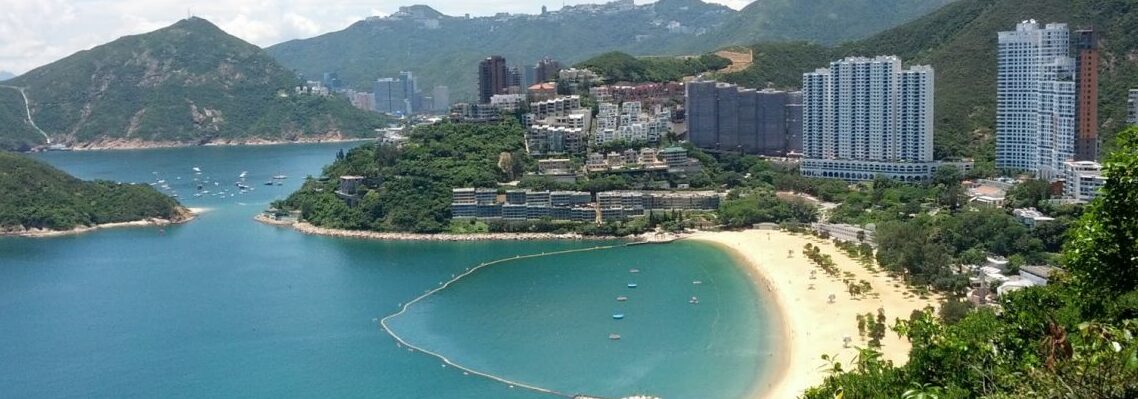 Repulse Bay and one of the most beautiful beaches — Baia di Repulse