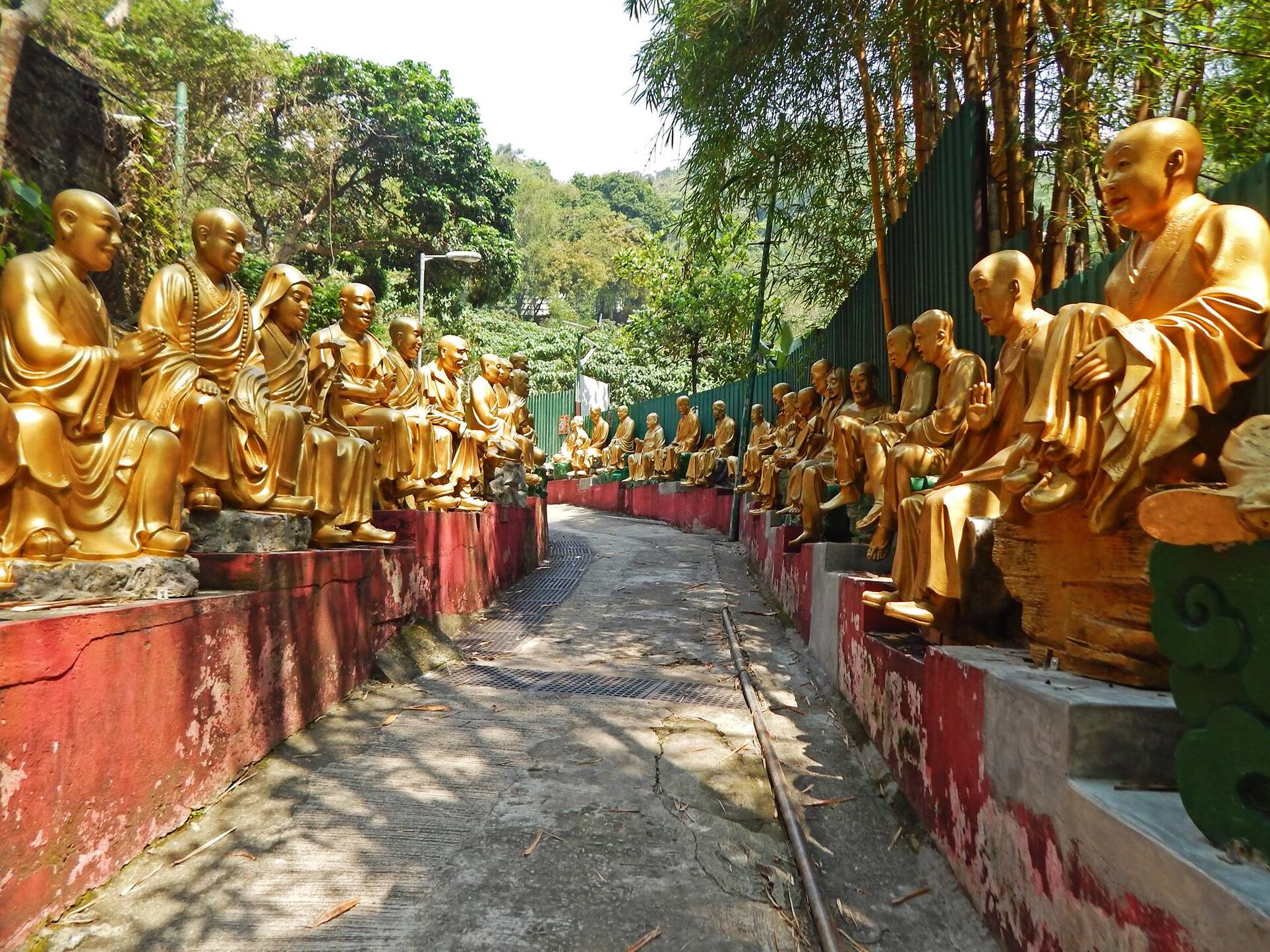 The Ten Thousand Buddhas Monastery (Man Fat Tsz) — Lots 358-359