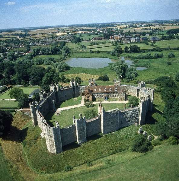 Château de Framlingham - Framlingham | Secret World Trip Planner
