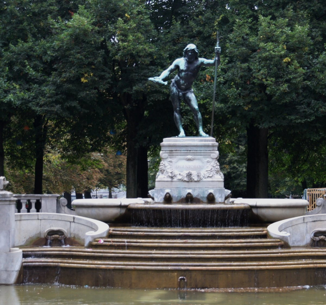 Père Rhein Fountain - München | Secret World Trip Planner