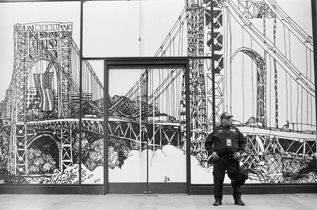 As Portas do Esonerado: Uma Obra de Arte em Nova York - New York | Secret World Trip Planner