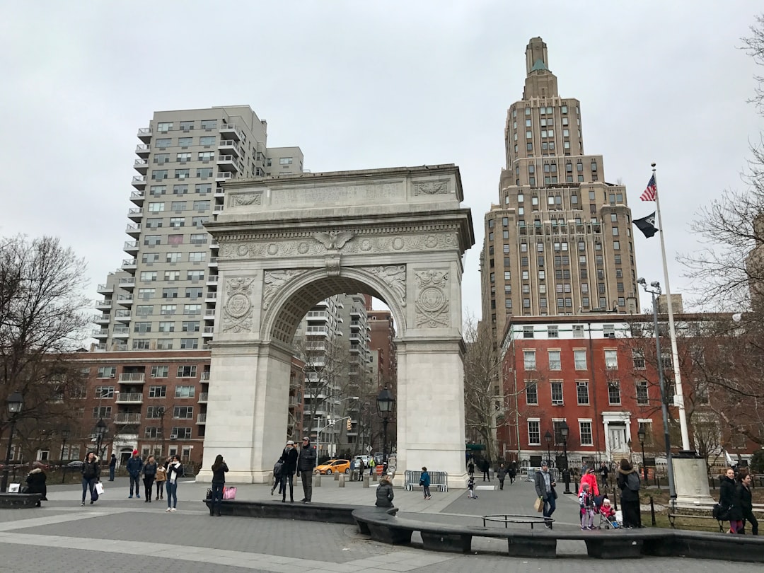 Двери Эзонерато: Искусство в Нью-Йорке - New York | Secret World Trip Planner