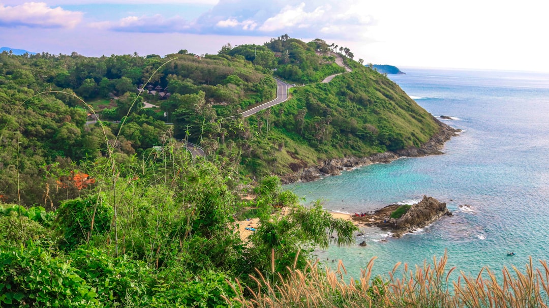 Découvrez les îles de Phuket : Nature et Vie Nocturne - Distretto di Mueang Phuket | Secret World Trip Planner
