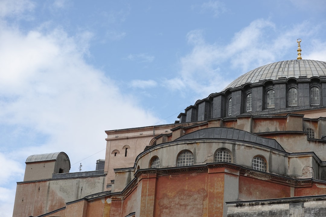 Top 5 Travel Apps for Istanbul 2026: Discover Now - Istanbul | Secret World Trip Planner