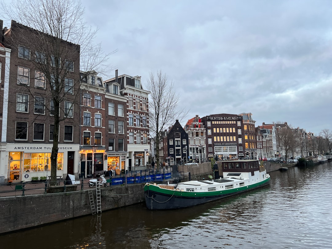Vacances à Amsterdam à petit prix : visiter la ville économiquement - Amsterdam | Secret World Trip Planner