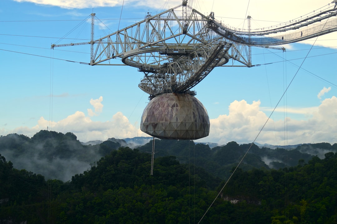 Radiotélescope d'Arecibo : Un Phare pour l'Astronomie — Arecibo