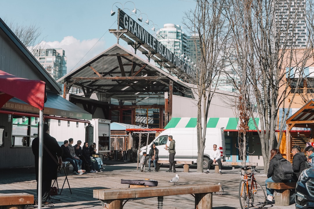 Scoprire i Sapori del Granville Island Public Market - Vancouver | Secret World Trip Planner