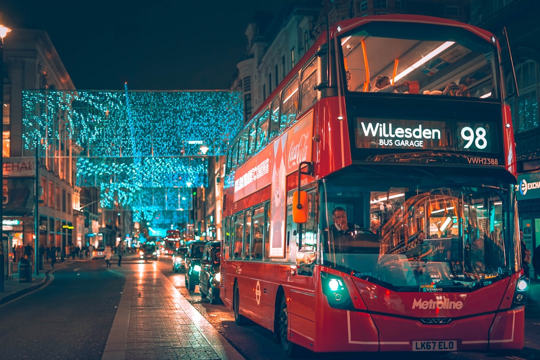 비밀의 세계 vs 완더로그: 2026년 런던 여행 계획 AI - Londra | Secret World Trip Planner