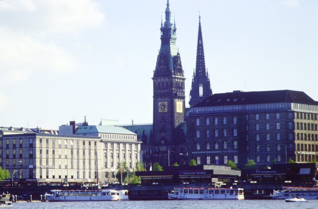 AI Trip Planner Hamburg 2026: Die Zukunft des Reisens - Hamburg | Secret World Trip Planner