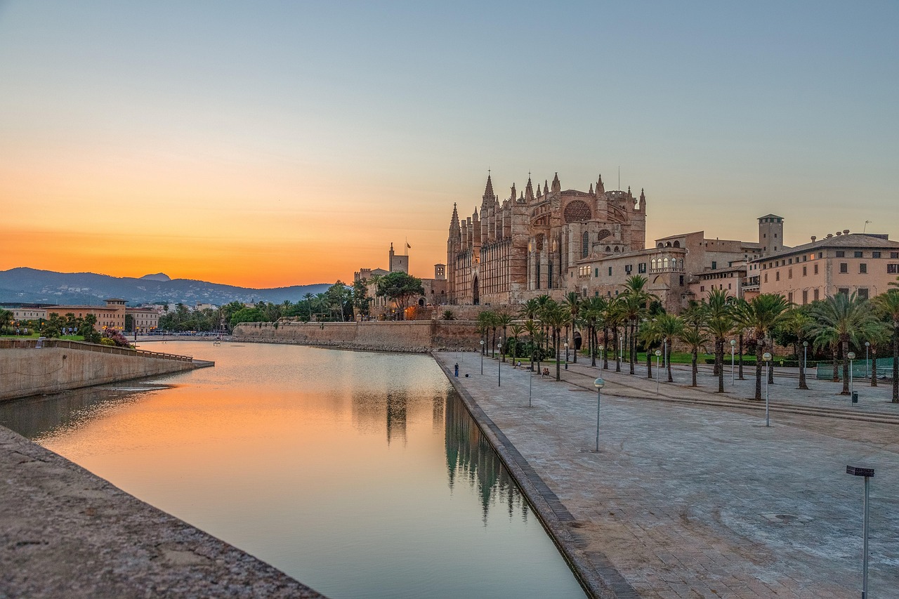 Las Palmas Itinerary 2026 with AI: The Ultimate Guide - Las Palmas | Secret World Trip Planner