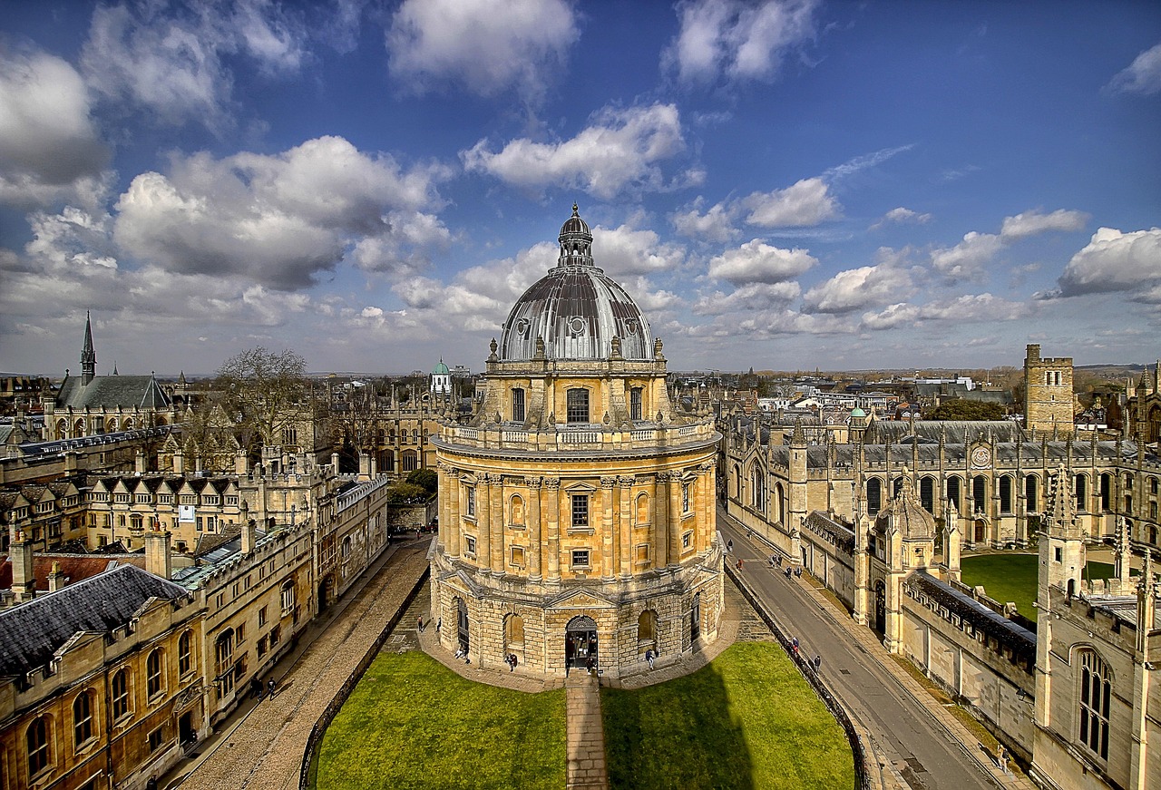 Itinerario Oxford 2026 con AI: Scopri la città con Secret World - Oxford | Secret World Trip Planner