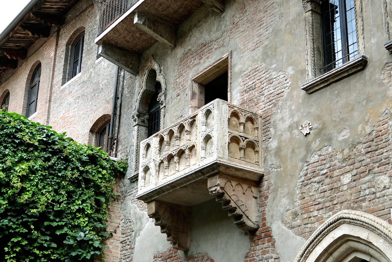 Top 5 Travel Apps in Verona 2026: Discover Secret World - Verona | Secret World Trip Planner