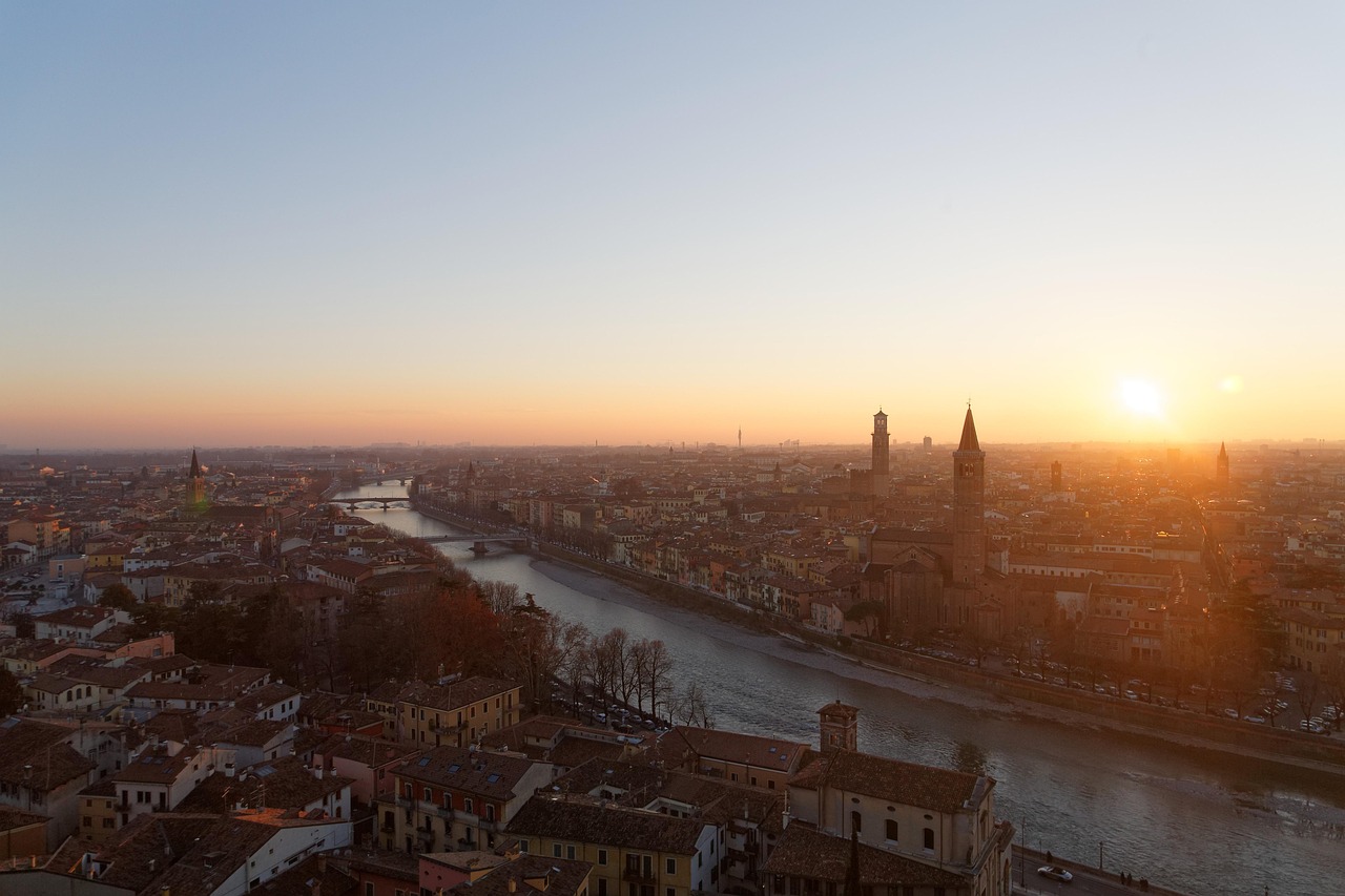 Top 5 Travel Apps in Verona 2026: Discover Secret World - Verona | Secret World Trip Planner
