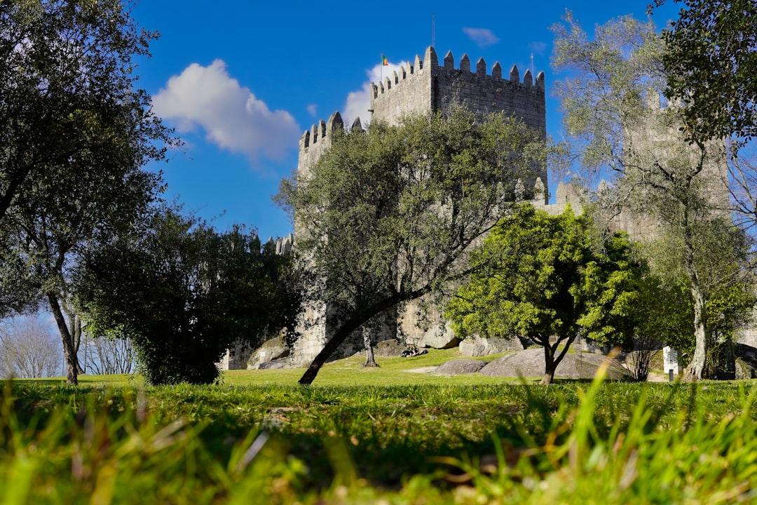 Secret World vs Wanderlog a Guimarães 2026: Scopri il Migliore - Guimarães | Secret World Trip Planner