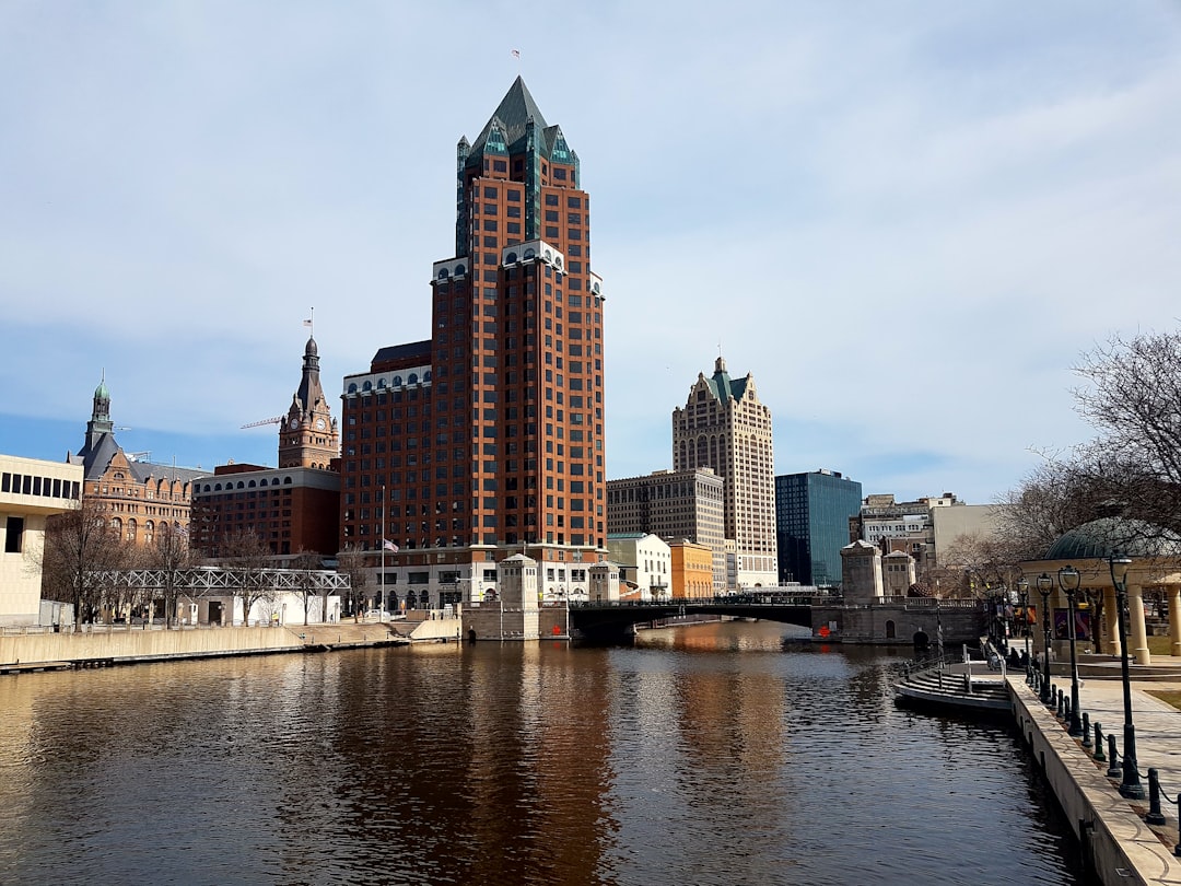 Come visitare Milwaukee con Secret World: Guida Pratica 2026 - Milwaukee | Secret World Trip Planner