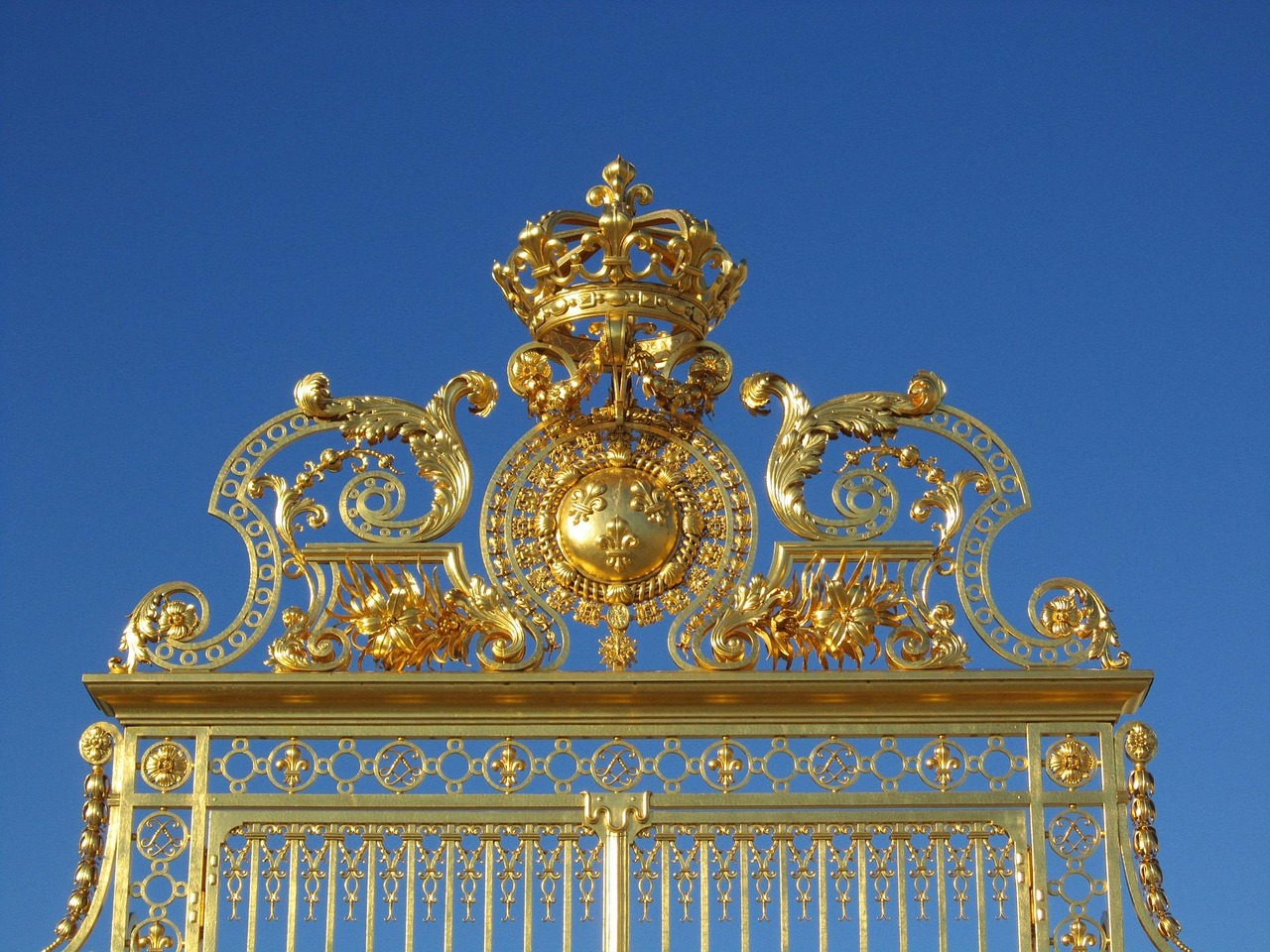 Migliori app viaggio Versailles 2026: le 5 top da usare - Versailles | Secret World Trip Planner