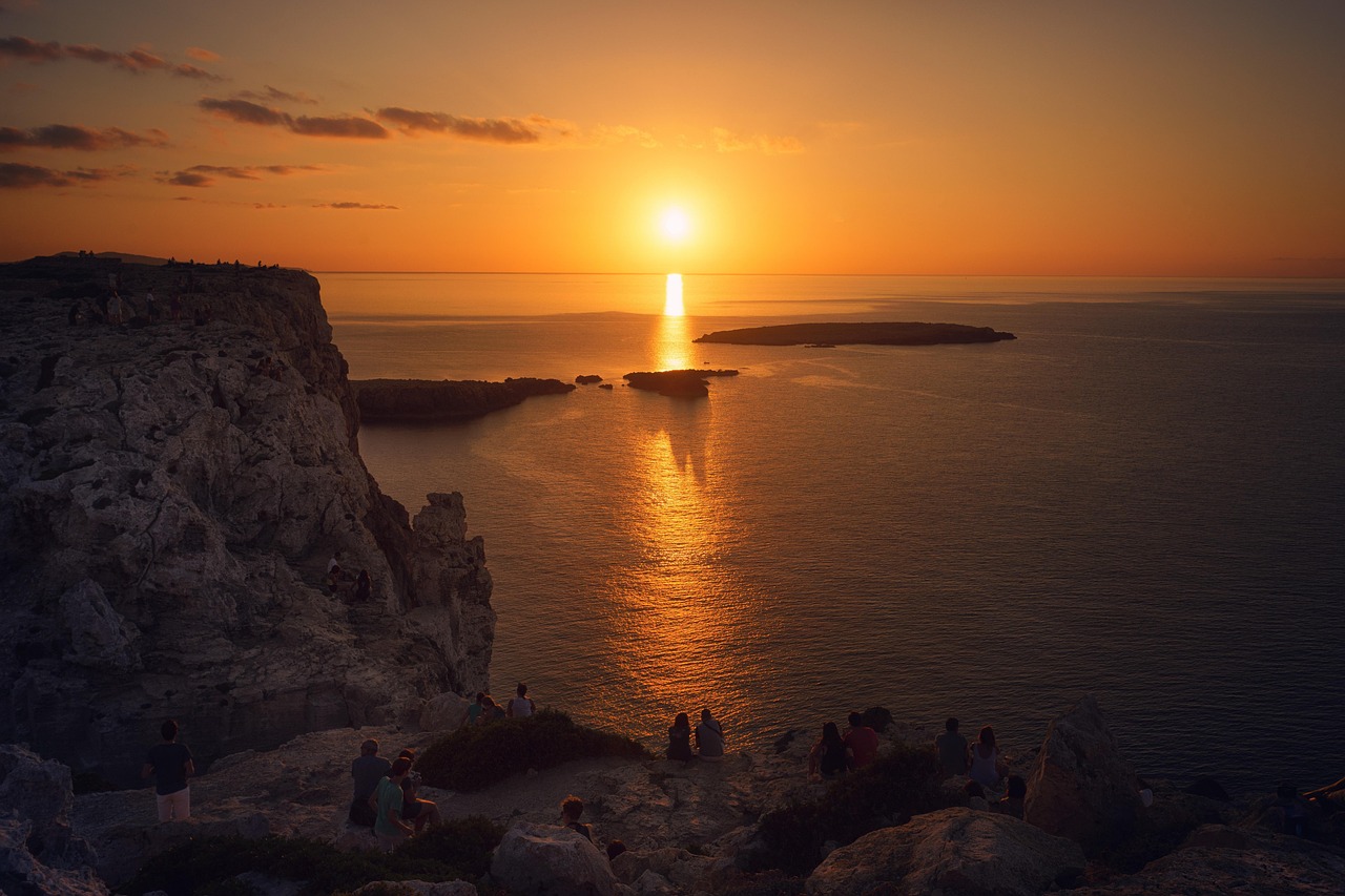 Secret World vs Wanderlog a Menorca 2026: Quale Scegliere? - Menorca | Secret World Trip Planner
