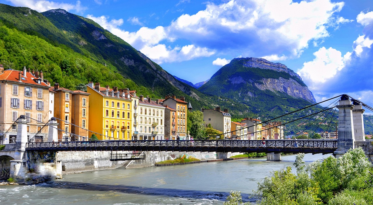 Comment planifier Grenoble avec l'IA 2026 : Guide Complet - Grenoble | Secret World Trip Planner