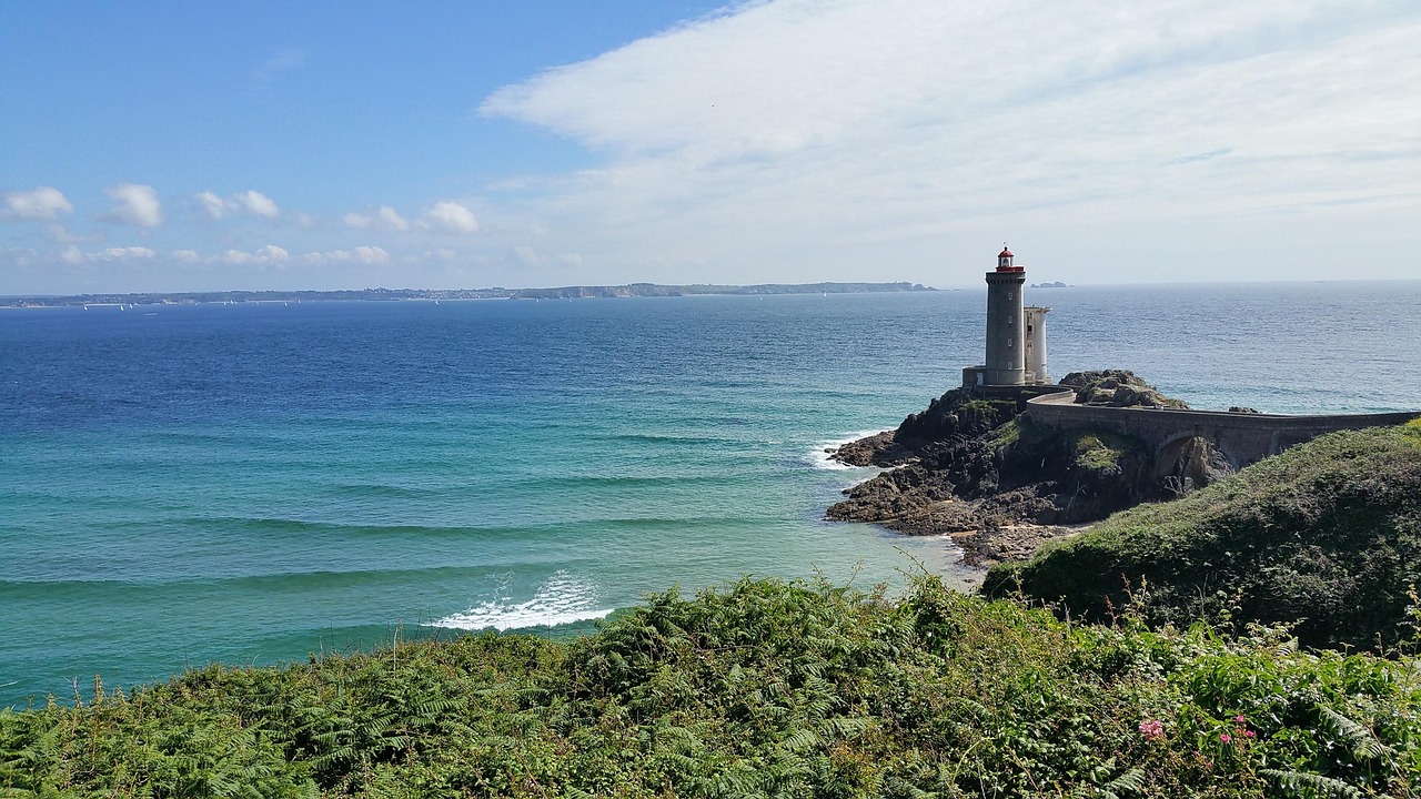 Meilleures applications de voyage Brest 2026 : Top 5 à découvrir - Brest | Secret World Trip Planner