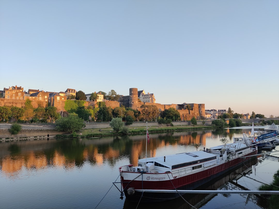 Secret World vs Wanderlog à Angers 2026 : Le Meilleur Choix - Angers | Secret World Trip Planner
