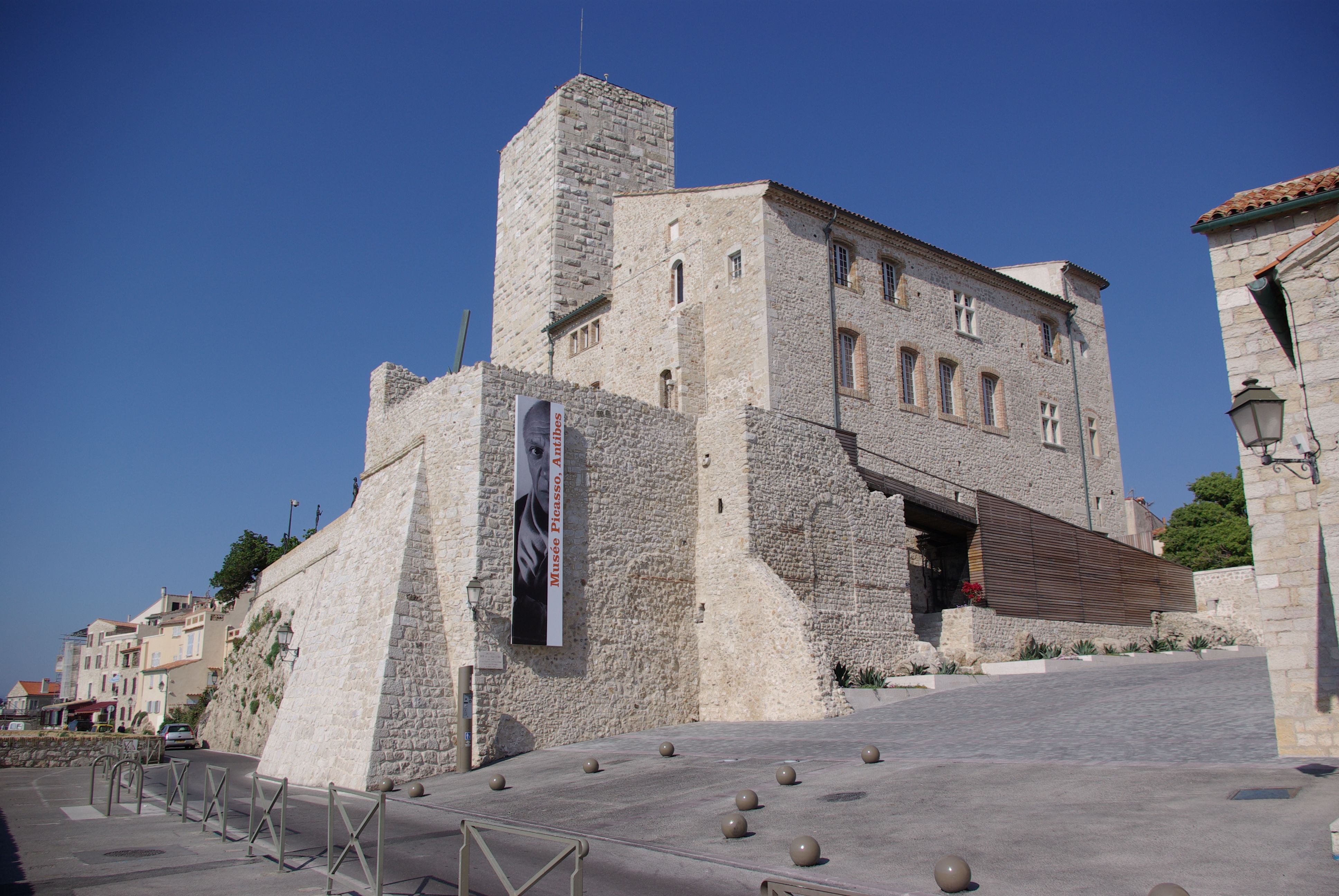 Visitez Antibes avec Secret World : Guide Pratique 2026 - Antibes | Secret World Trip Planner