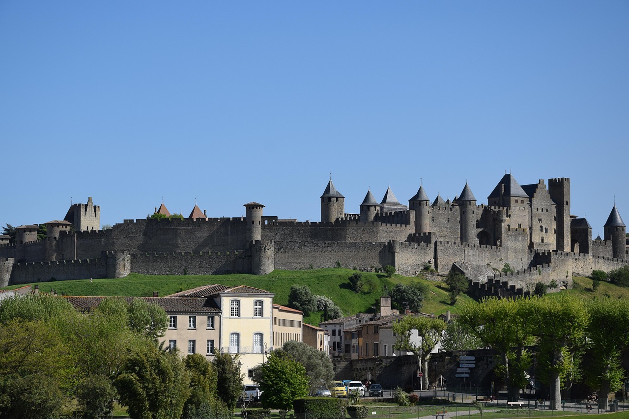 Alternative à Wanderlog pour Carcassonne 2026 : découvrez Secret World - Carcassonne | Secret World Trip Planner