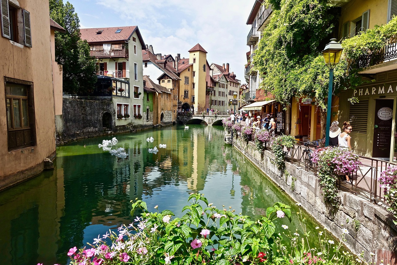 Week-end à Annecy avec Secret World : votre voyage idéal ! - Annecy | Secret World Trip Planner