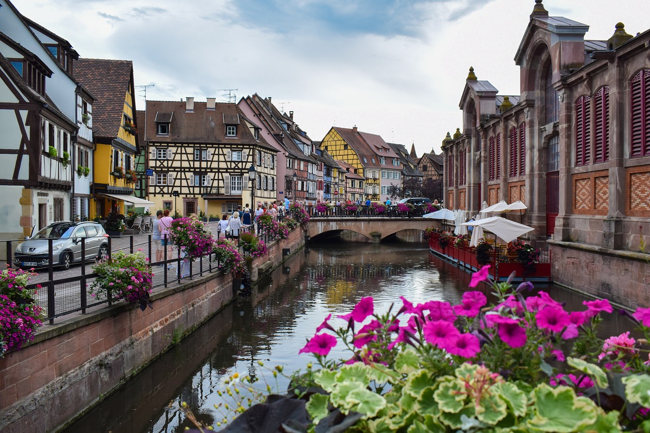 Secret World vs Wanderlog à Colmar 2026 : Le Meilleur Planificateur de Voyage - Colmar | Secret World Trip Planner