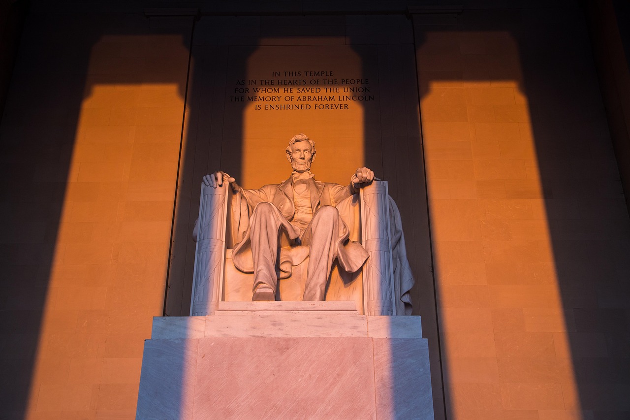 Wanderlog Alternatives for Lincoln 2026: Discover Secret World - Lincoln | Secret World Trip Planner