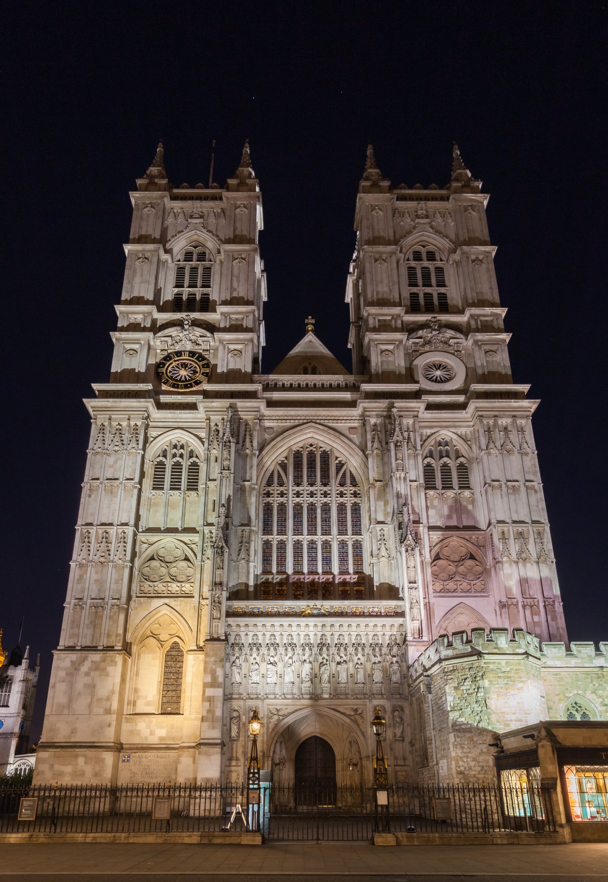 Die Westminster-Abtei: Geschichte und ikonische Denkmäler - Dean's Yard | Secret World Trip Planner