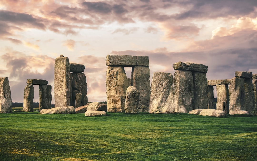 Stonehenge: Das Geheimnis der prähistorischen Monumente - Salisbury SP4 7DE | Secret World Trip Planner