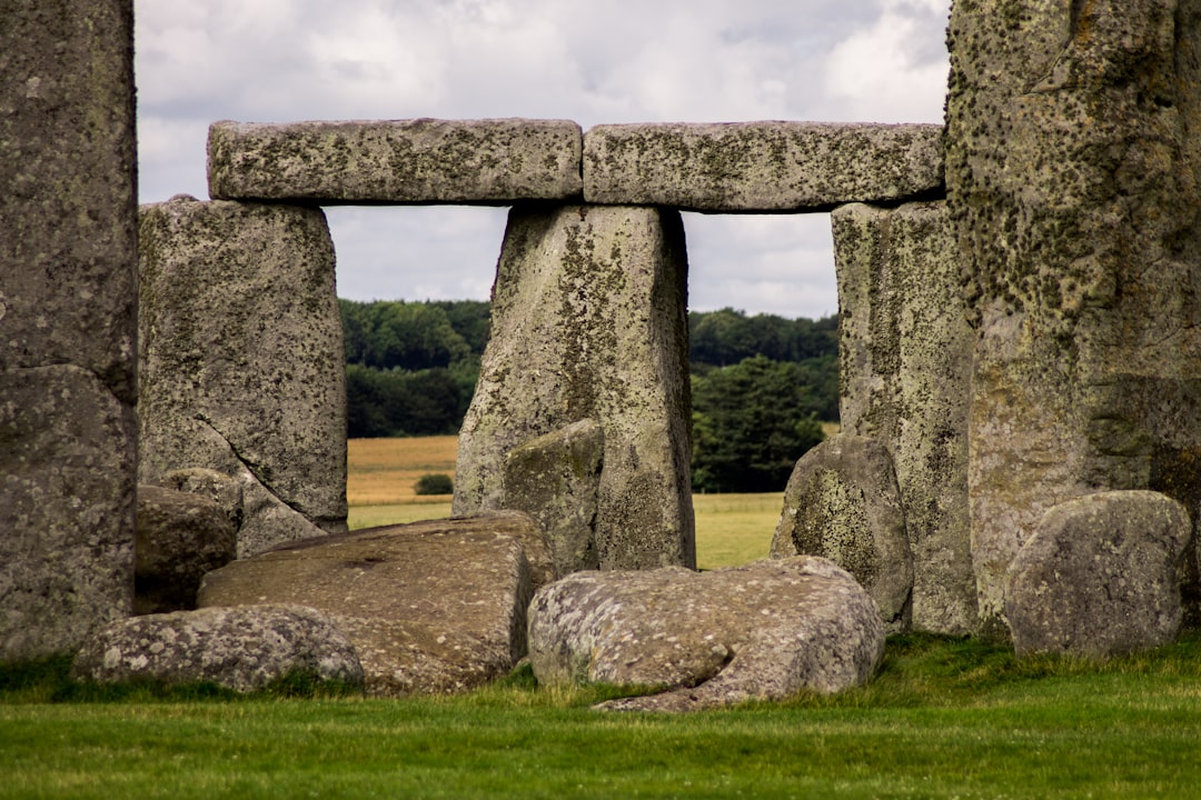 Stonehenge: Das Geheimnis der prähistorischen Monumente - Salisbury SP4 7DE | Secret World Trip Planner