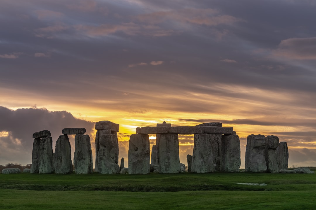 Stonehenge: Das Geheimnis der prähistorischen Monumente - Salisbury SP4 7DE | Secret World Trip Planner