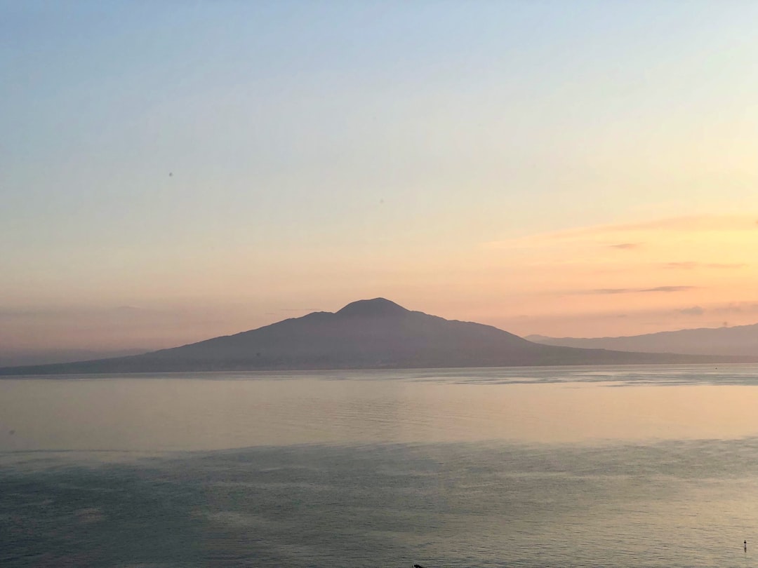 Explorer le Vésuve : Gardien d'Histoire et de Nature - Vesuvio | Secret World Trip Planner