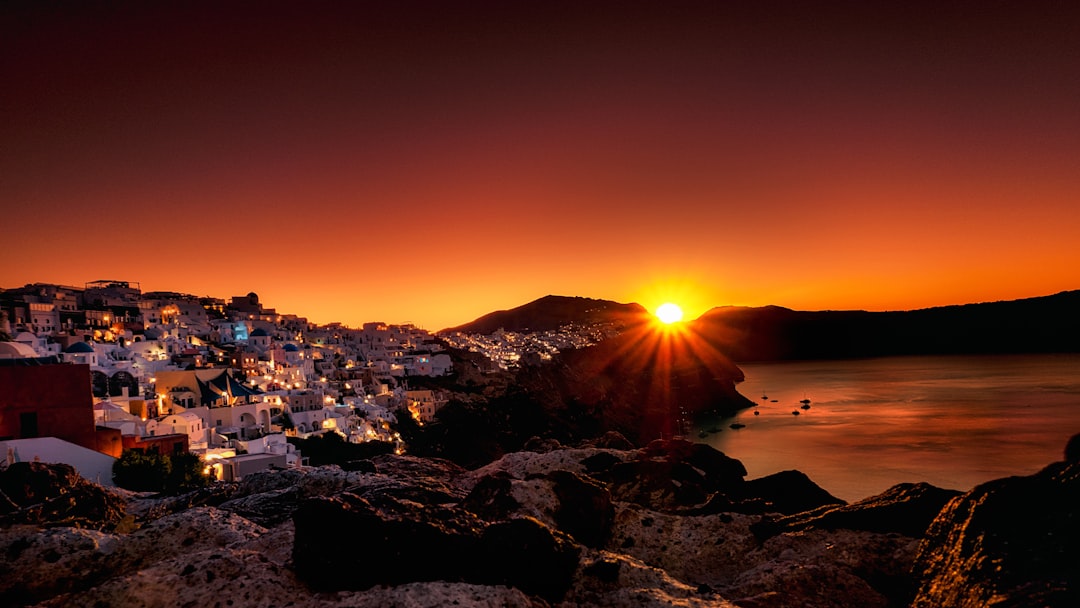 Traumhafte Sonnenuntergänge in Oía, Santorini - Nik. Nomikou | Secret World Trip Planner