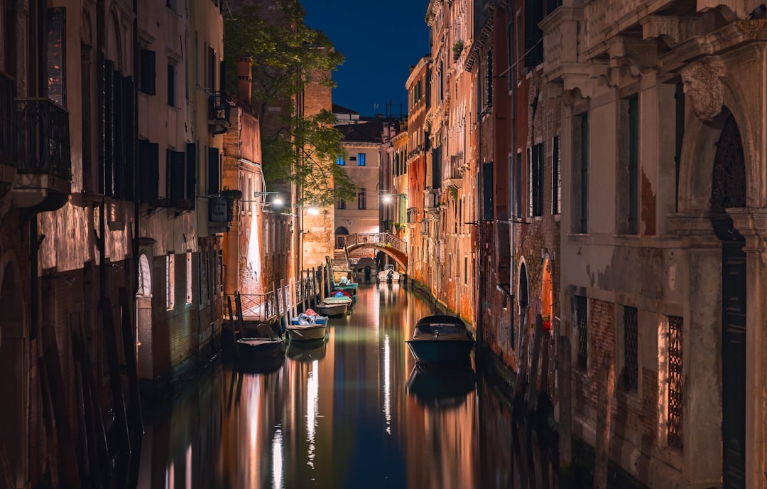 KI-Reiseplaner 2026: Revolutioniere Deine Reisen in Venedig - Venezia | Secret World Trip Planner