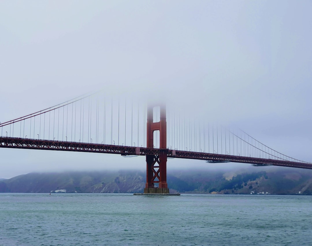 Le Charme du Golden Gate Bridge : Un Pont Iconique - San Francisco | Secret World Trip Planner