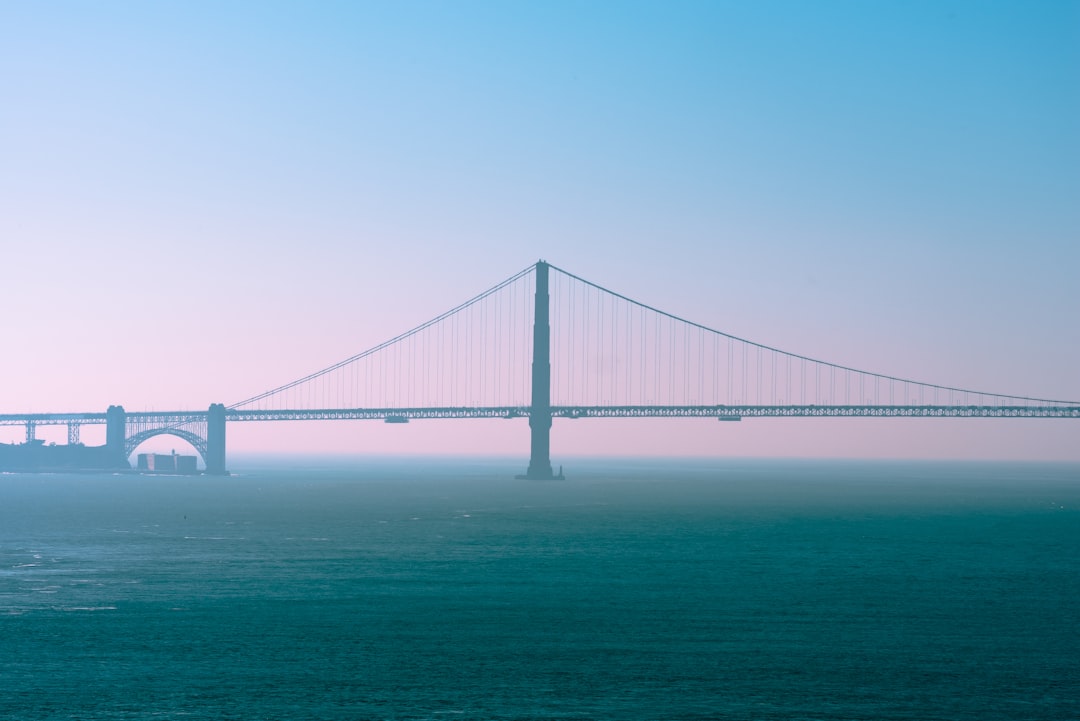 Le Charme du Golden Gate Bridge : Un Pont Iconique - San Francisco | Secret World Trip Planner