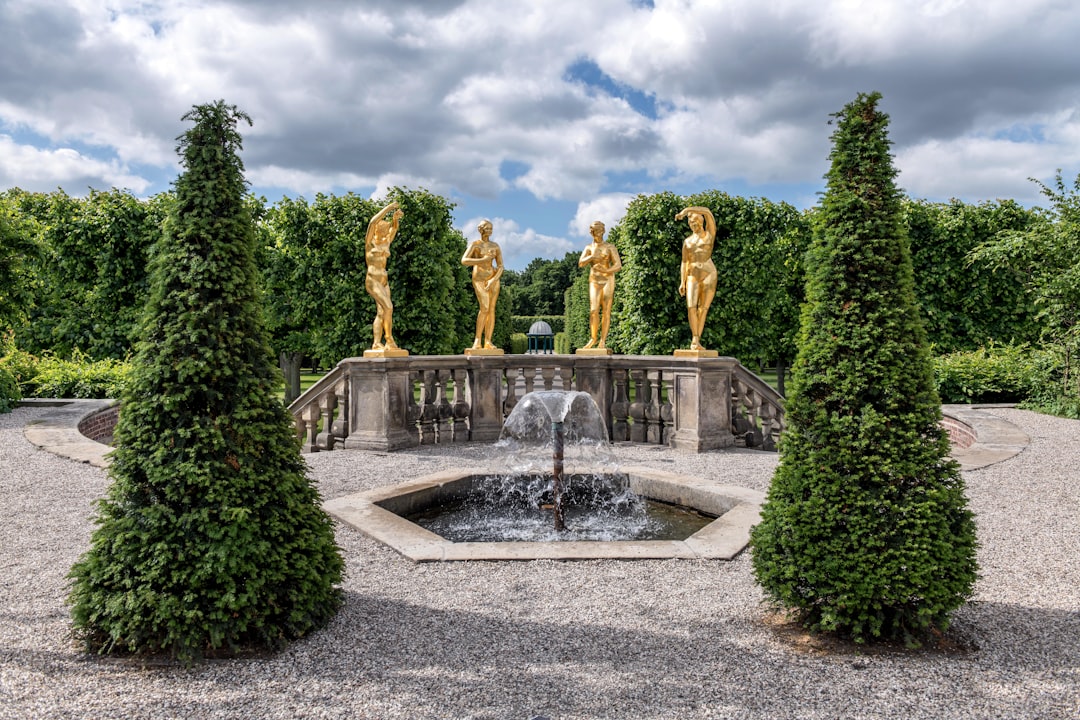 Jardins Royaux de Herrenhausen : Un Paradis Botanique - Herrenhäuser Str. 4 | Secret World Trip Planner