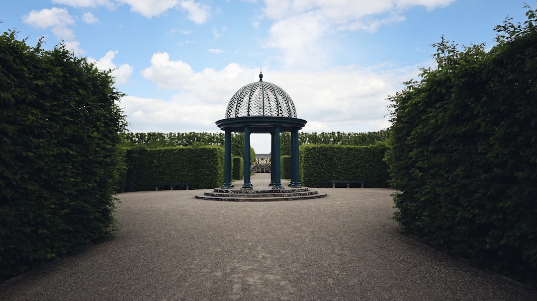 Jardins Royaux de Herrenhausen : Un Paradis Botanique - Herrenhäuser Str. 4 | Secret World Trip Planner