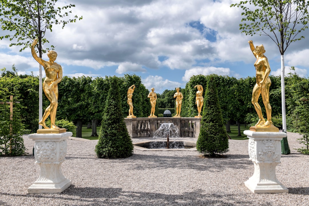 Jardins Royaux de Herrenhausen : Un Paradis Botanique - Herrenhäuser Str. 4 | Secret World Trip Planner