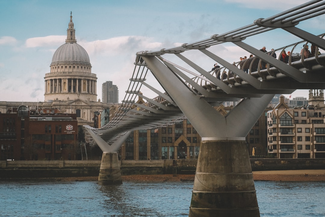 Мост Миллениум: мост в будущее Лондона - Thames Embankment | Secret World Trip Planner